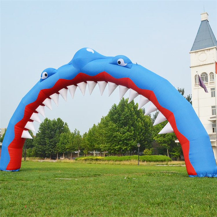贵州鲨鱼广告拱门